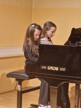 Lina in Zarja Štembergar